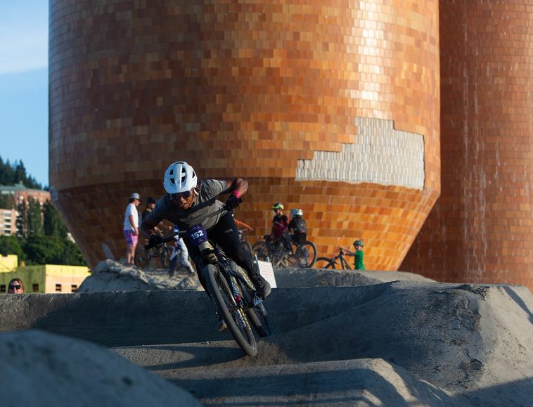 womens pump track winner dani johnson